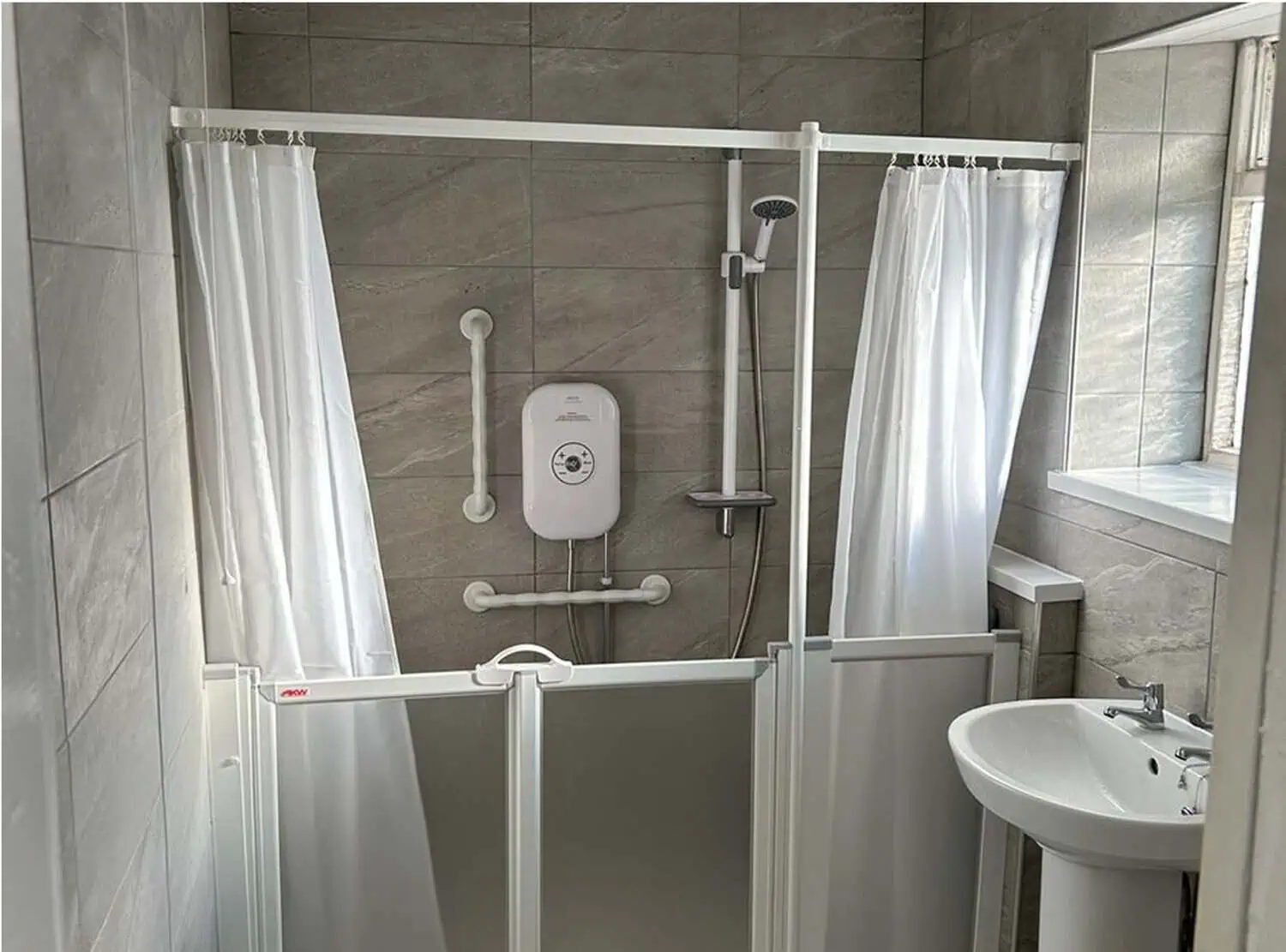 SD-Maintenance-South-Wales-Adaptation-Services-Bathroom-and-kitchen-modifications
